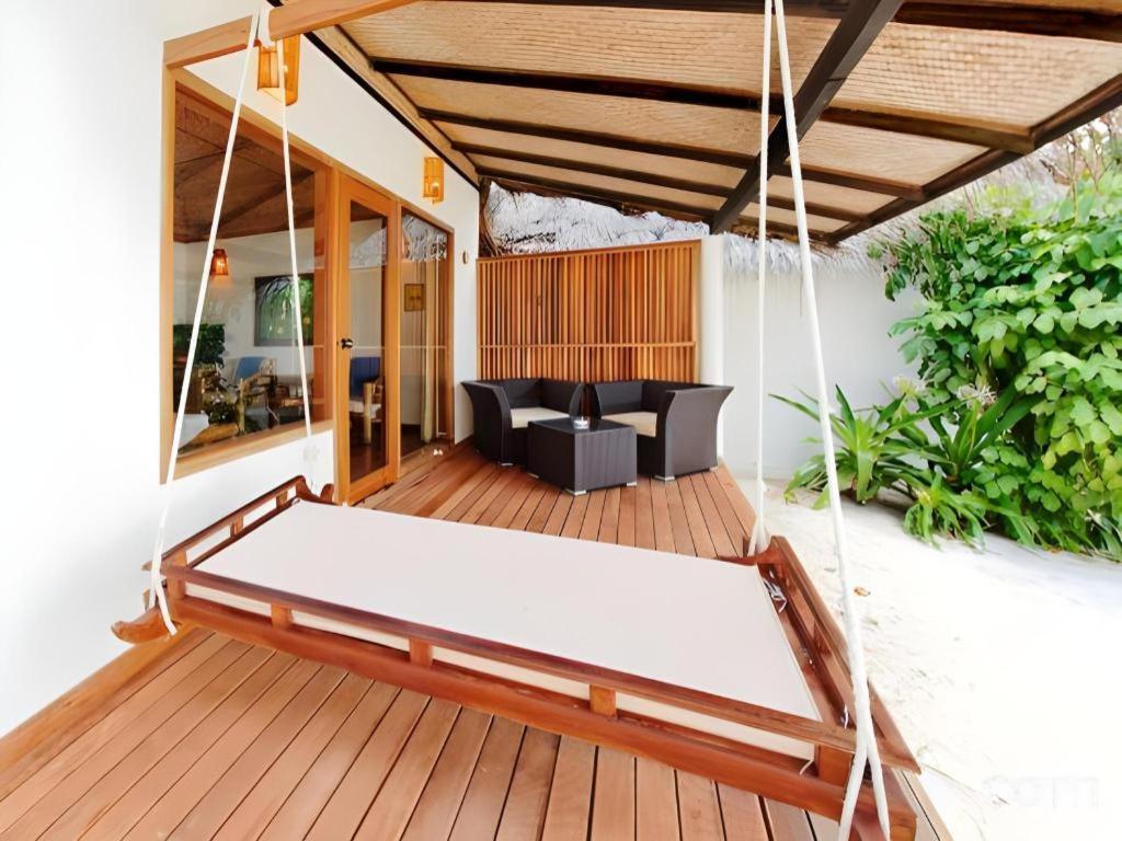 Angaga Island Resort And Spa Exterior photo