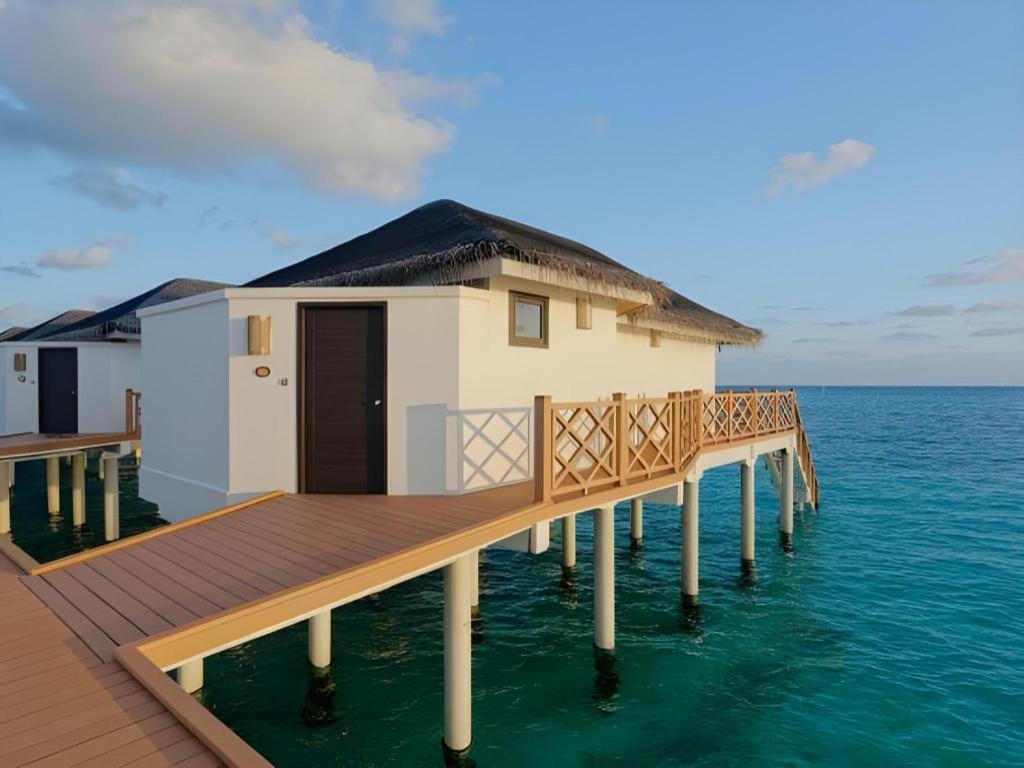 Angaga Island Resort And Spa Exterior photo