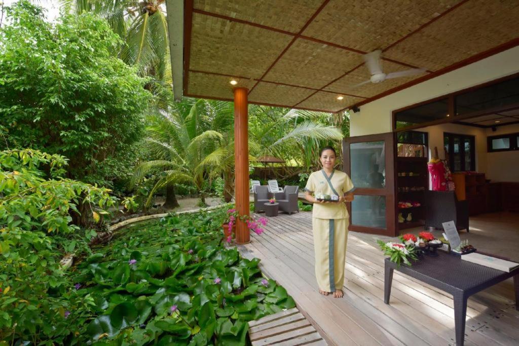Angaga Island Resort And Spa Exterior photo