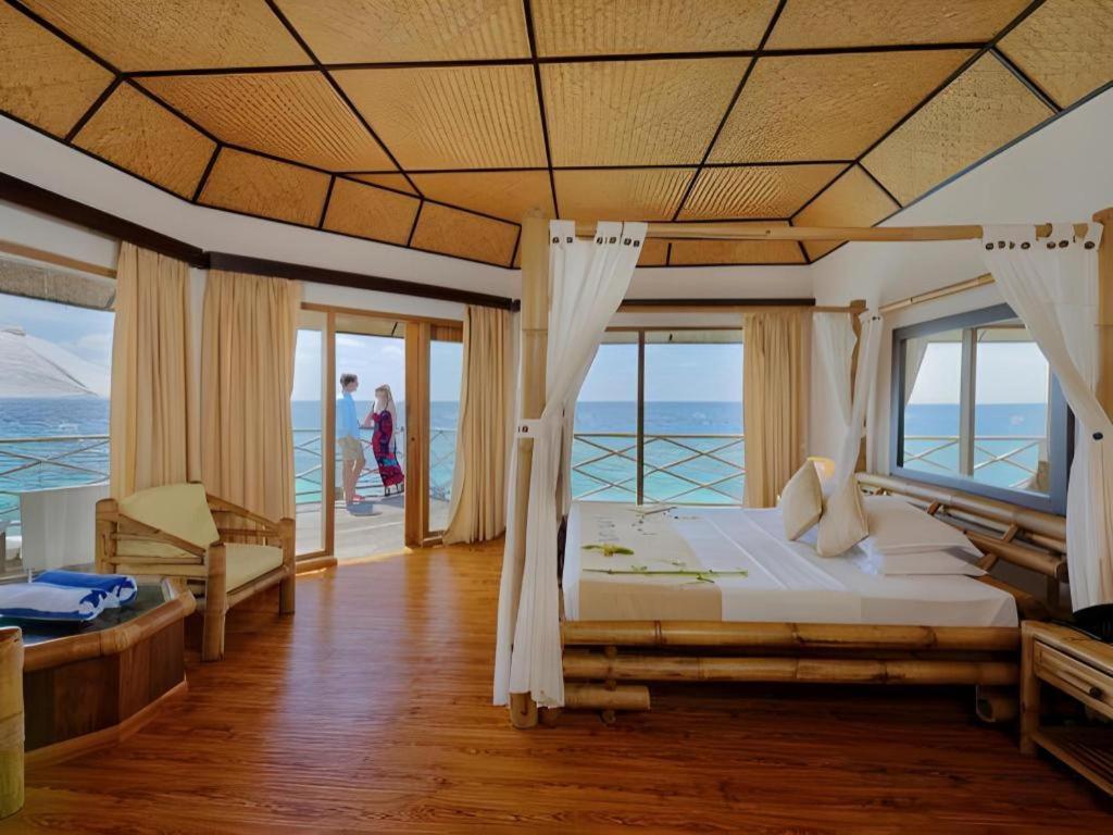 Angaga Island Resort And Spa Exterior photo
